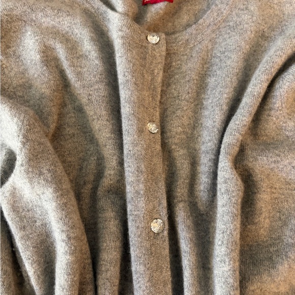 100% Cashmere | Gray Women's Botton-Down Cardigan. - Picture 8 of 13